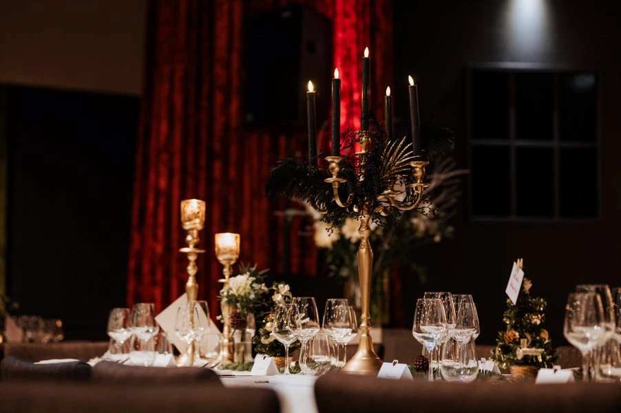 Sfeervolle feestzaal Pigalle in Lauwe, stijlvolle setting voor huwelijken, bedrijfsevents en familiefeesten